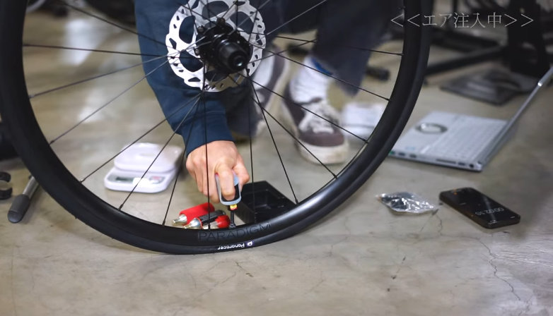 電動ポンプで空気を入れる検証を開始