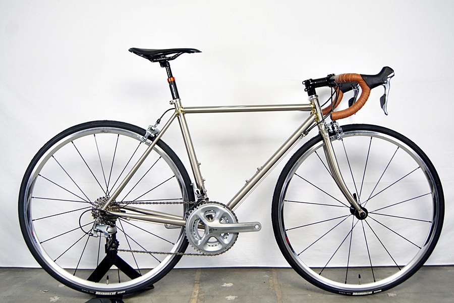 ロードバイク YOSIRYUUWORKS AYR600 DURA-ACE 製品の歴史 - SHIMANO